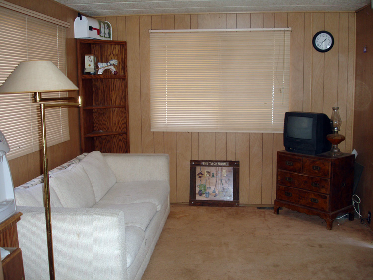 MobileHomeLivingRoom